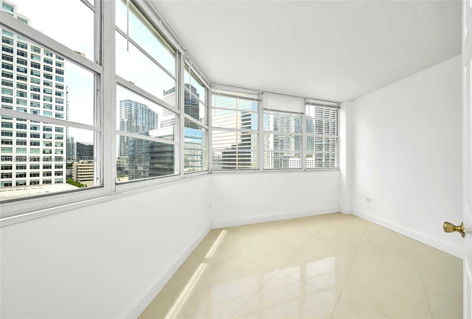 Small Image of 801 BRICKELL BAY DR #1562, Miami Number 6