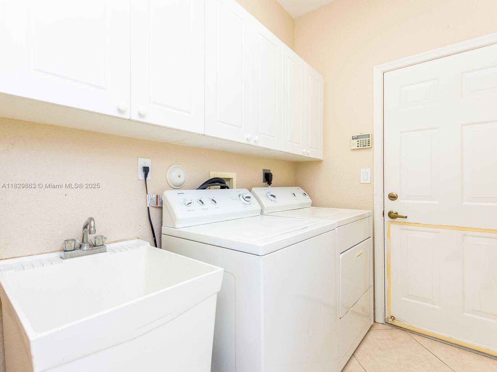 Small Image of 3967 NIGHTHAWK DR, Weston Number 52