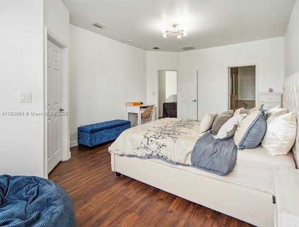 Small Image of 7042 NORTH WEST 103RD PATH, Doral Number 16