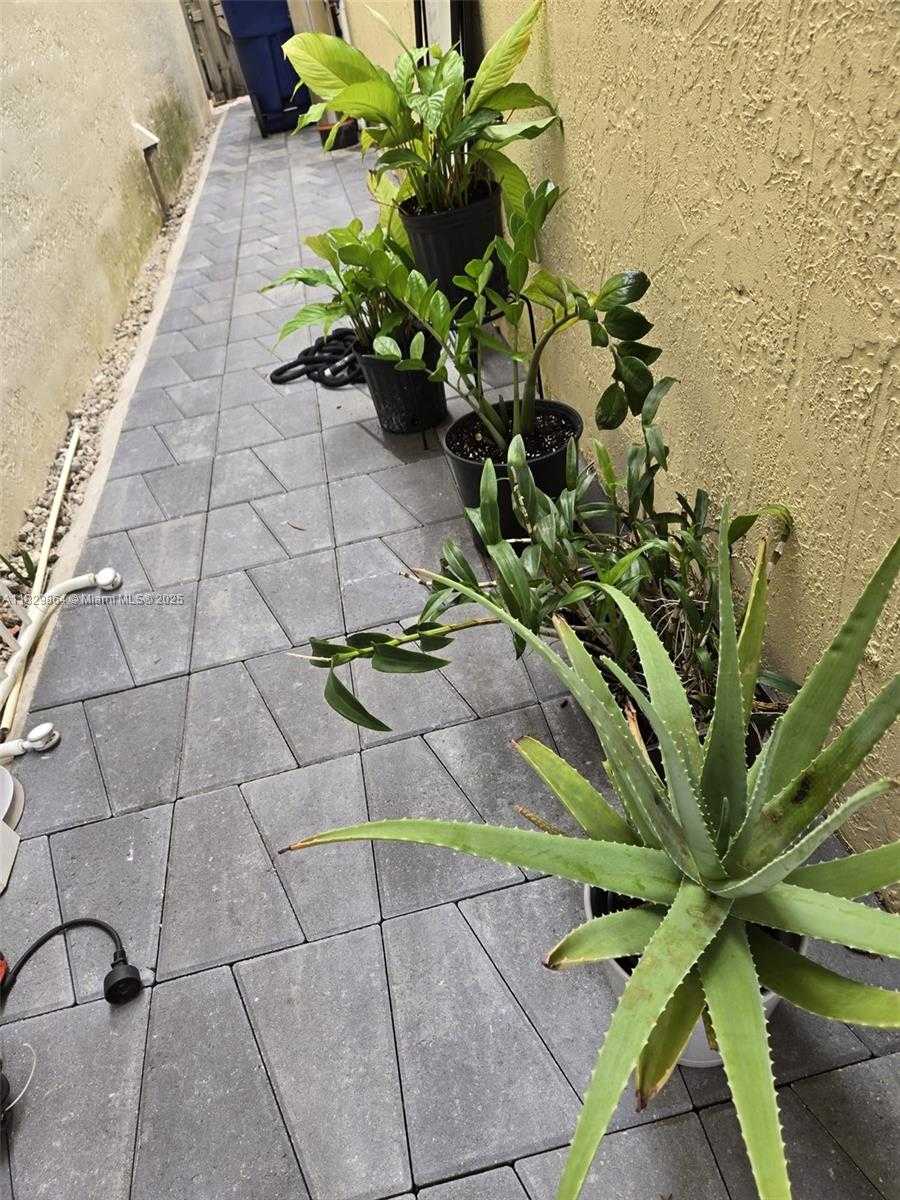 Small Image of 7042 NORTH WEST 103RD PATH, Doral Number 25