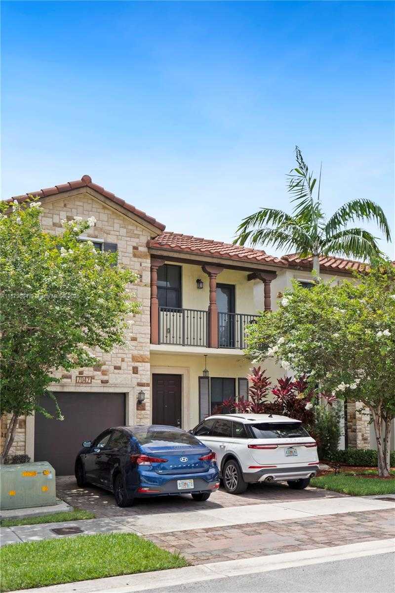 Small Image of 7042 NORTH WEST 103RD PATH, Doral Number 27