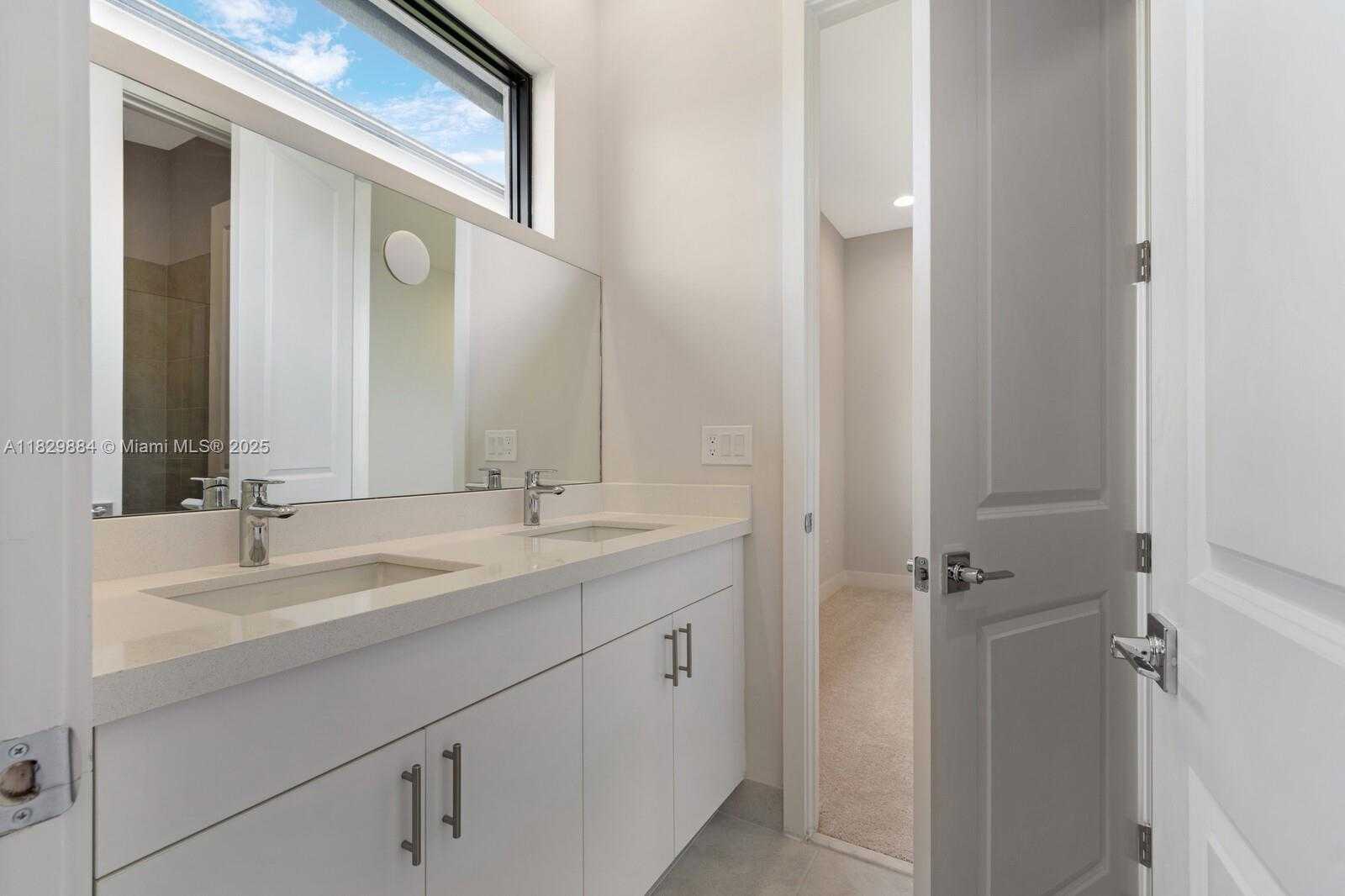 Small Image of 13130 ADDILYN CT, Davie Number 23