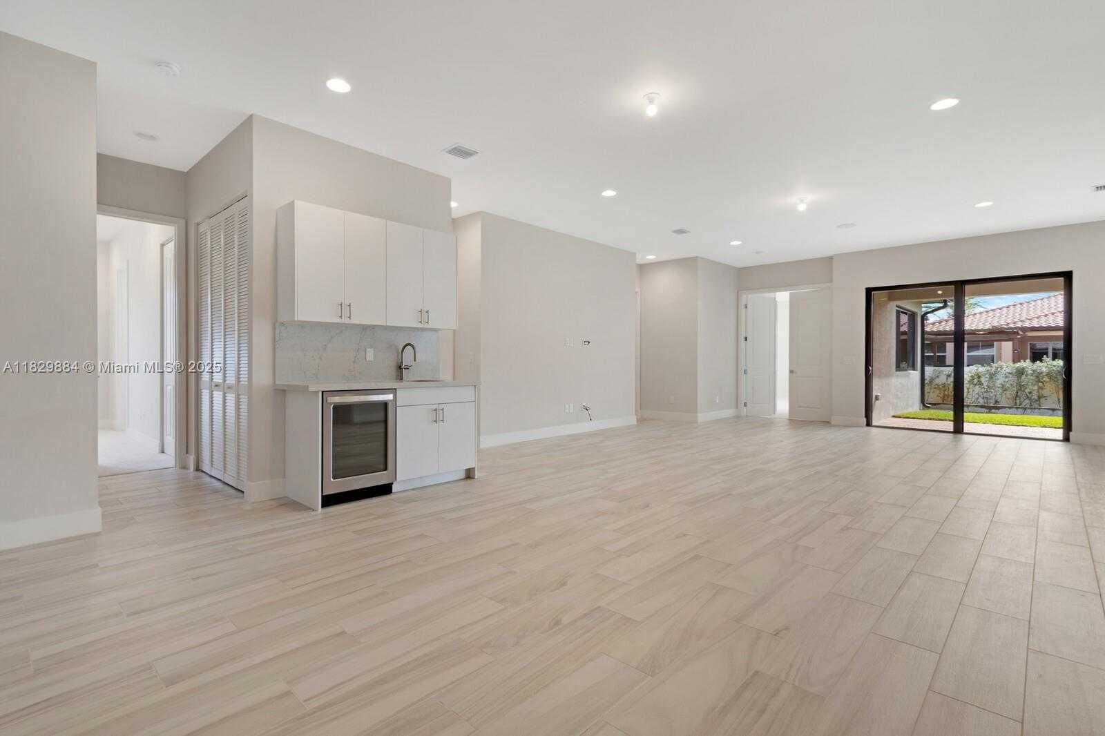 Small Image of 13130 ADDILYN CT, Davie Number 4