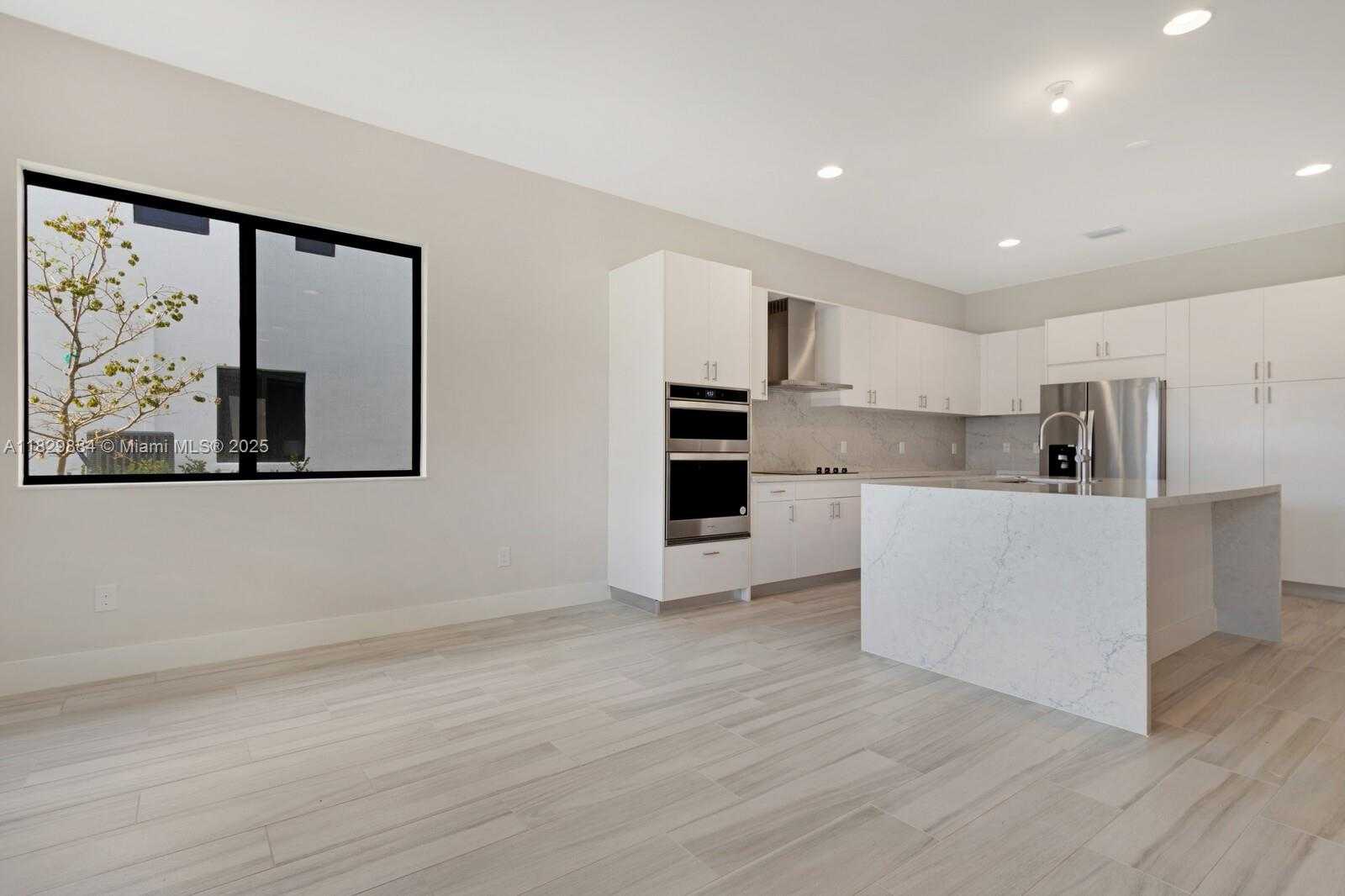 Small Image of 13130 ADDILYN CT, Davie Number 6