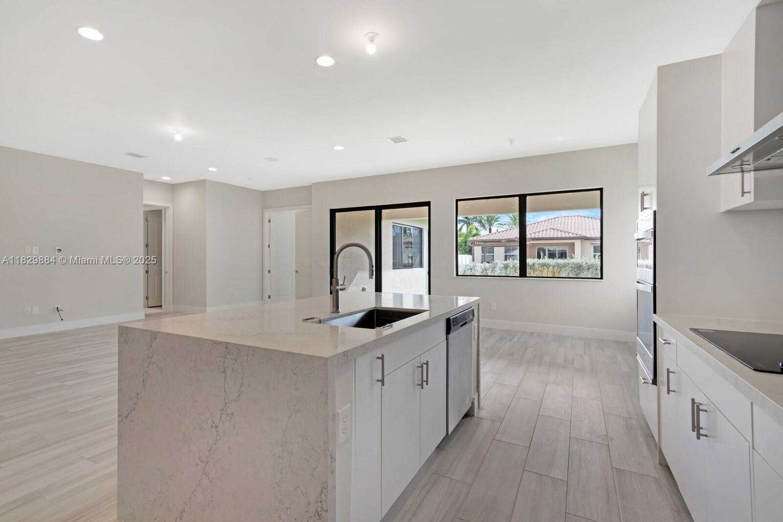 Small Image of 13130 ADDILYN CT, Davie Number 8