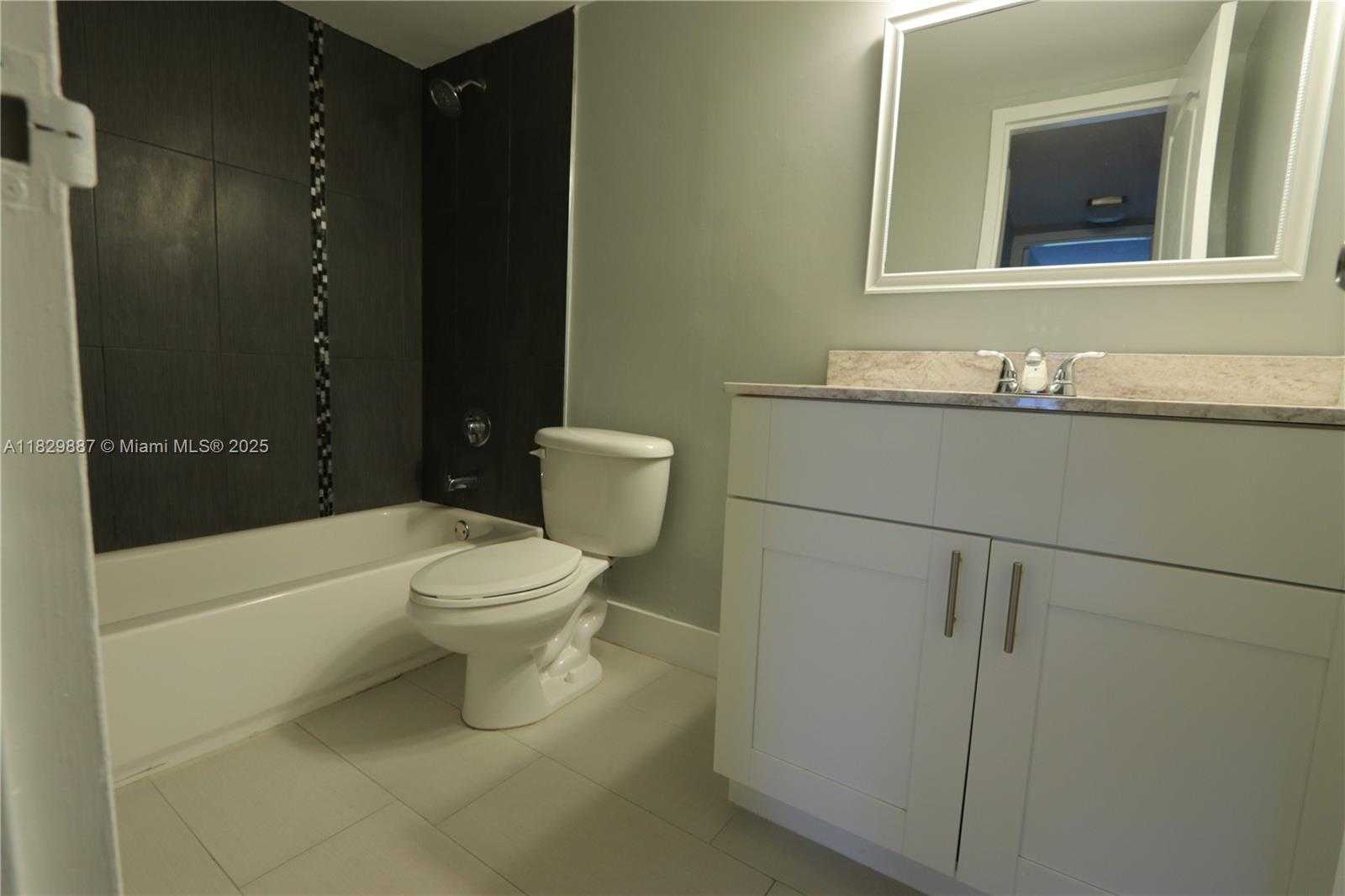 Small Image of 5221 GENEVA WAY #205, Doral Number 13