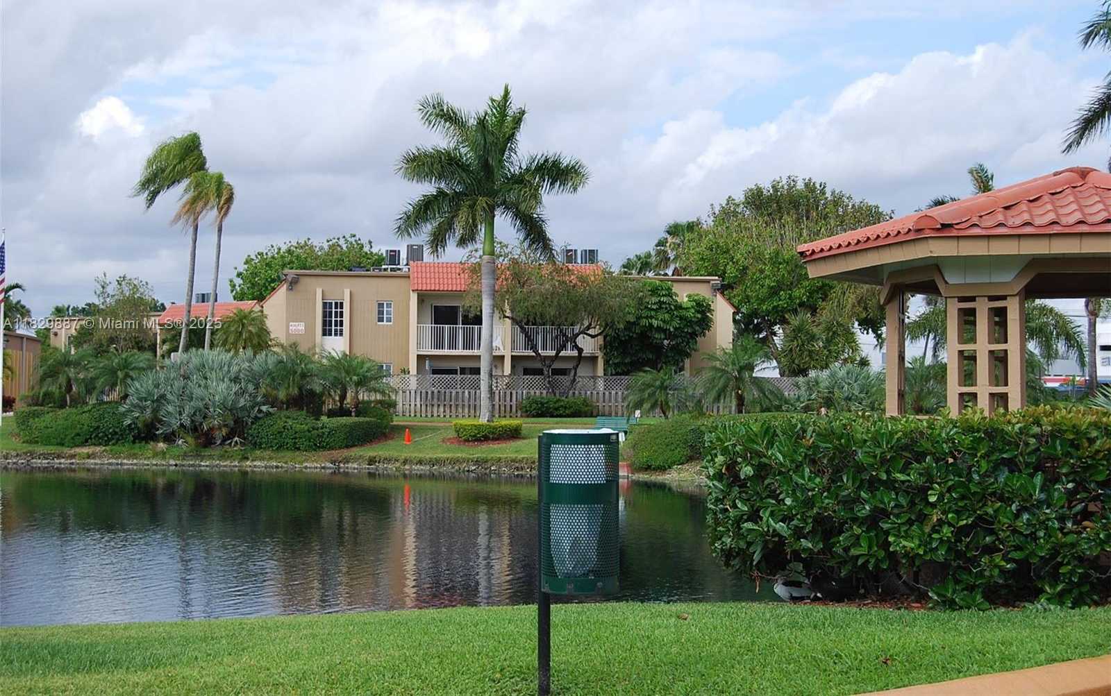 Small Image of 5221 GENEVA WAY #205, Doral Number 19