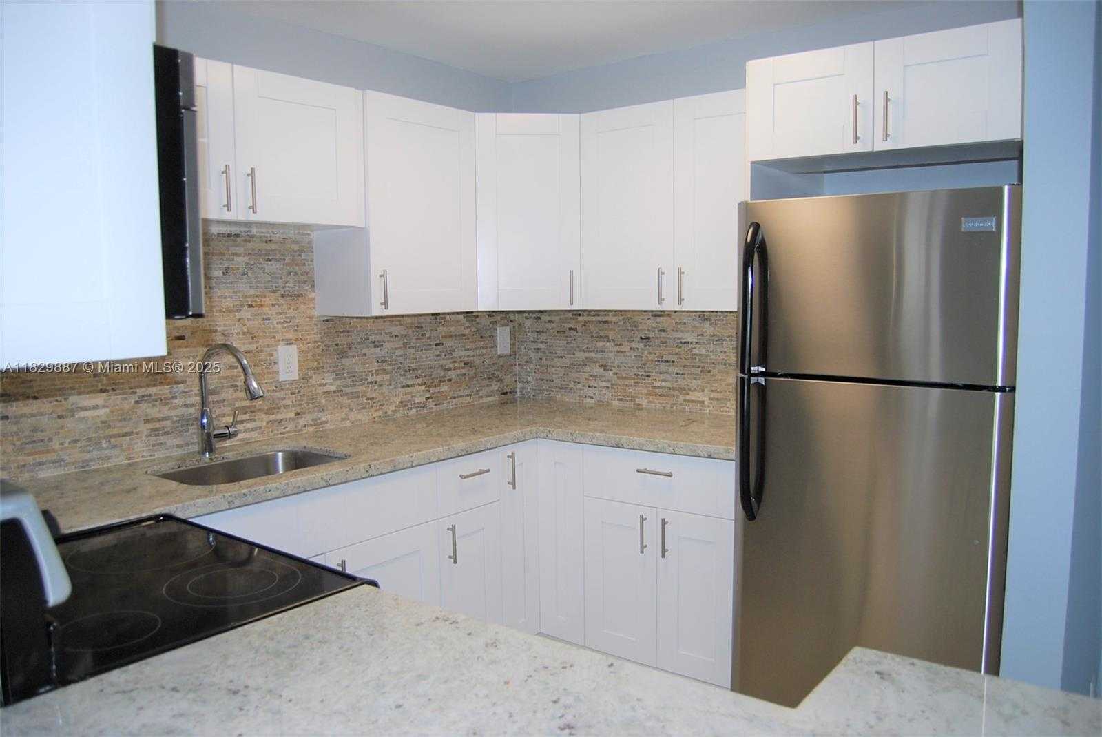 Small Image of 5221 GENEVA WAY #205, Doral Number 5