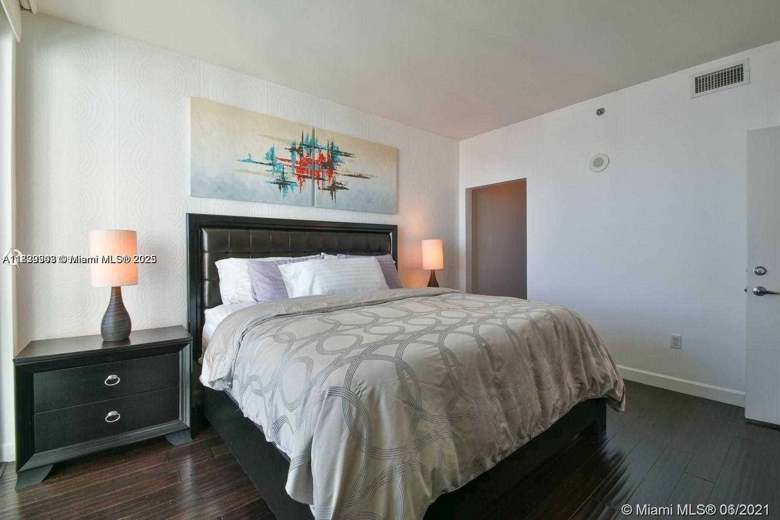 Small Image of 951 BRICKELL AVE #2104, Miami Number 6