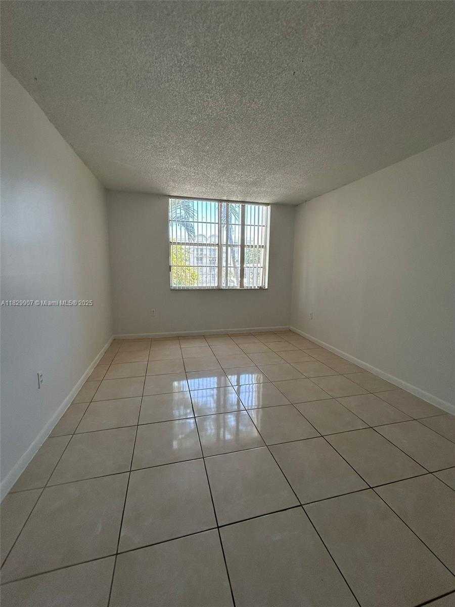Small Image of 496 NORTH WEST 165TH ST RD #D-310, Miami Number 9