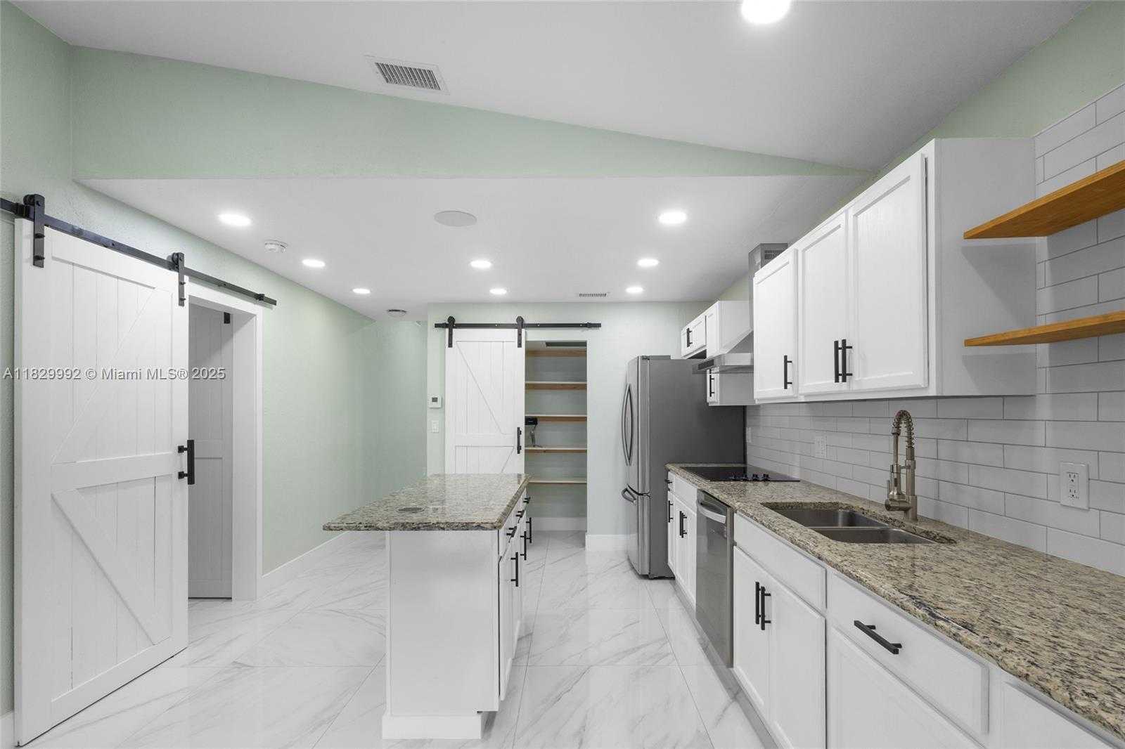 Small Image of 2515 WEST 65TH ST, Hialeah Number 16