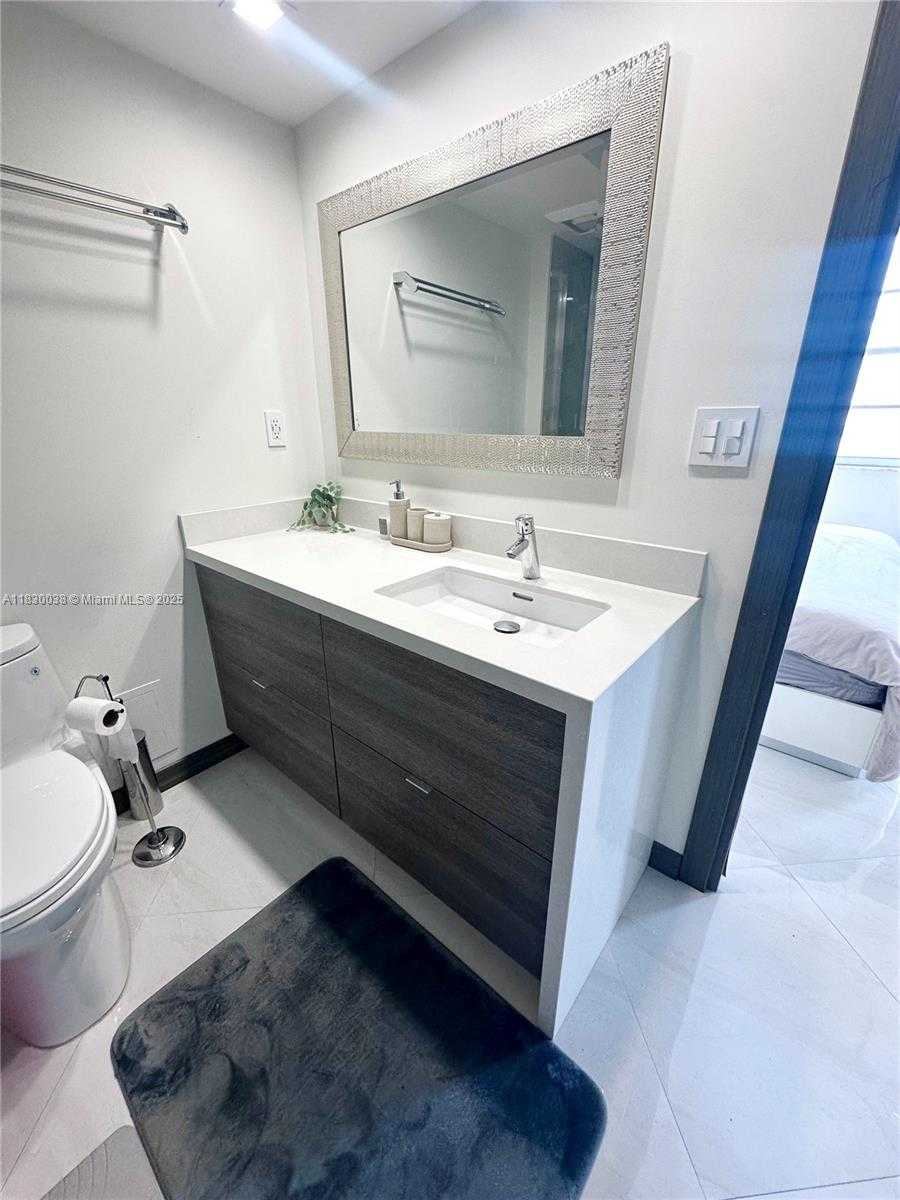 Small Image of 250 174TH ST #1708, Sunny Isles Beach Number 10