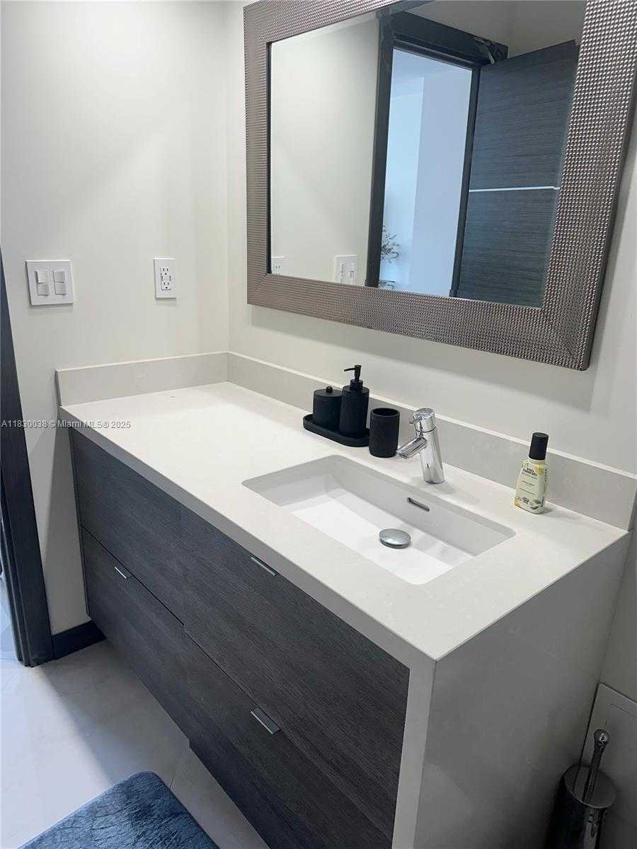 Small Image of 250 174TH ST #1708, Sunny Isles Beach Number 7