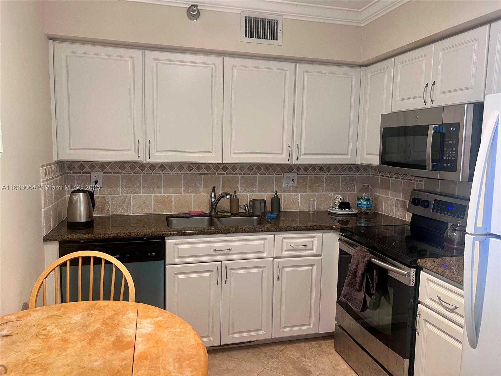 Small Image of 3400 NORTH EAST 192ND ST #LPH2, Aventura Number 3
