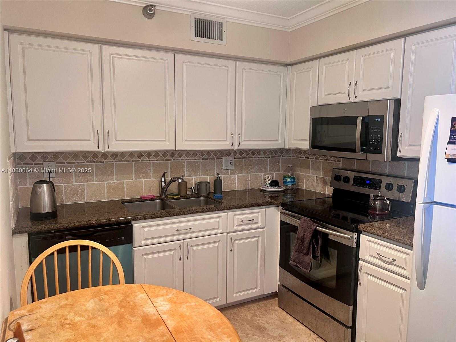 Small Image of 3400 NORTH EAST 192ND ST #LPH2, Aventura Number 4
