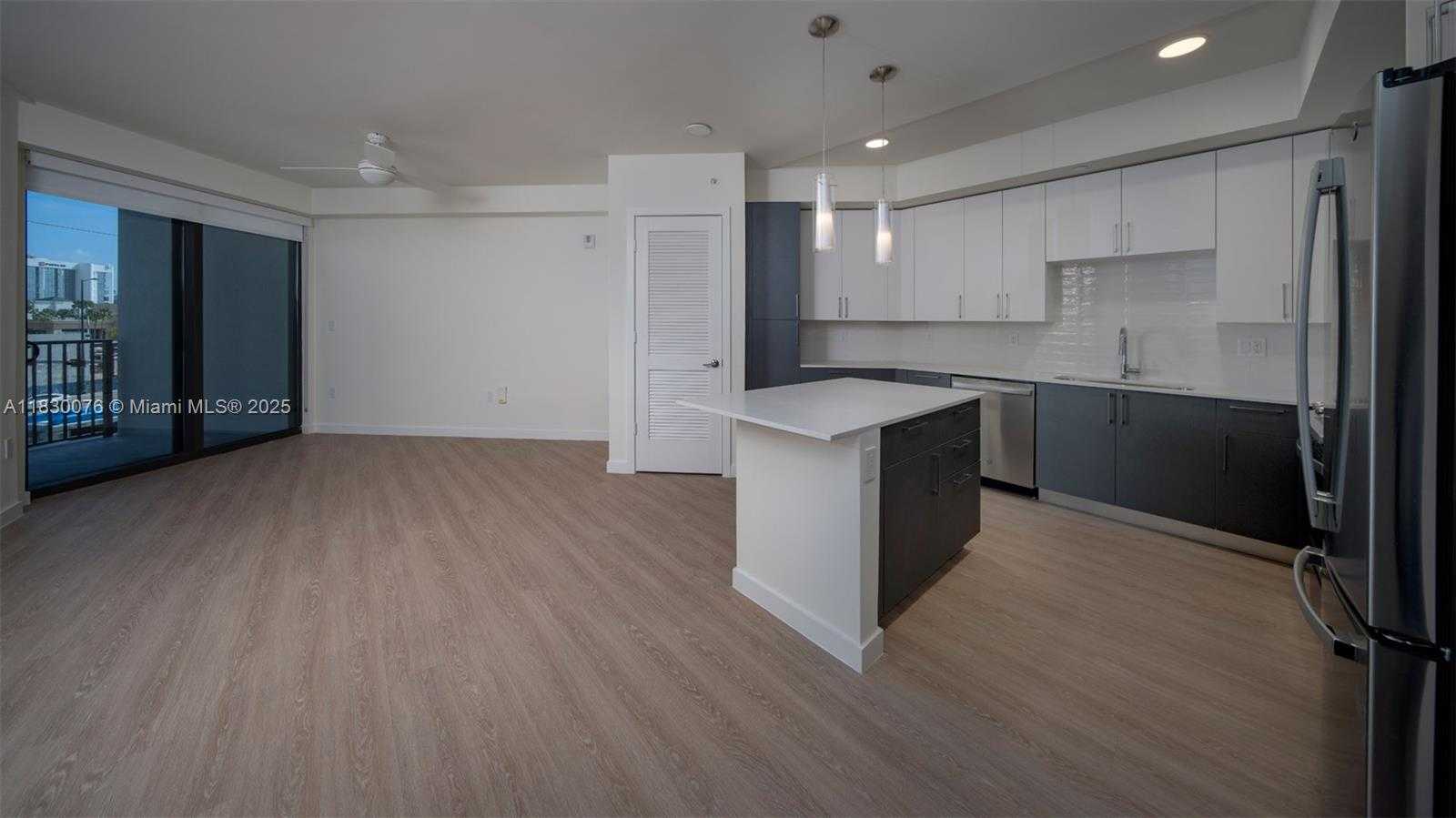 Small Image of 19401 WEST DIXIE HWY #813, Miami Number 28
