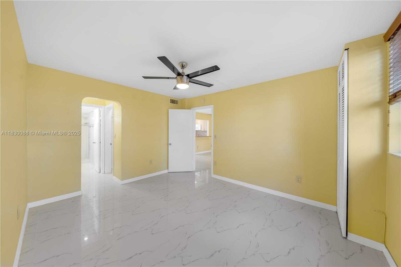 Small Image of 2905 NORTH EAST POINT EAST DR #L408, Aventura Number 22
