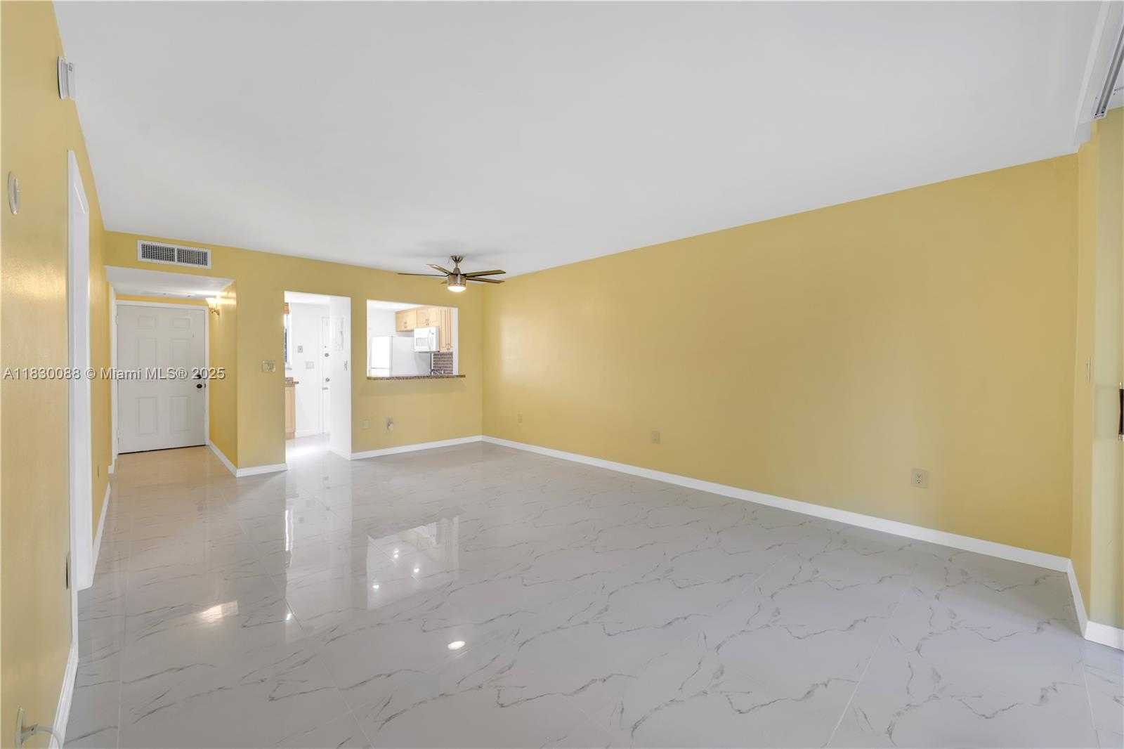 Small Image of 2905 NORTH EAST POINT EAST DR #L408, Aventura Number 4