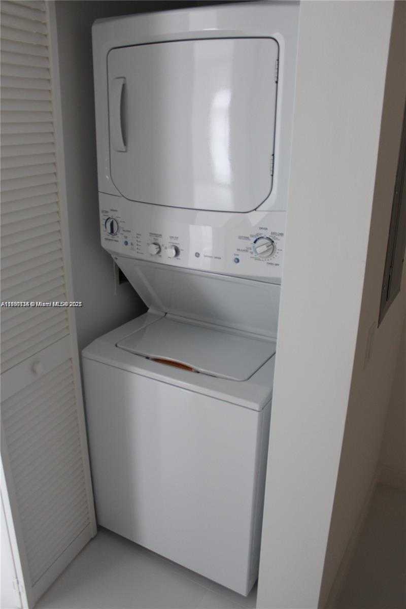 Small Image of 4250 BISCAYNE BLVD #608, Miami Number 26