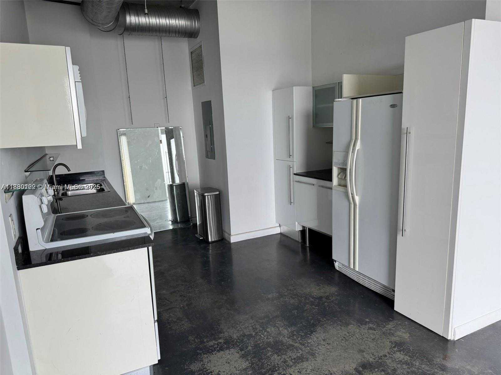 Small Image of 10 SOUTH WEST SOUTH RIVER DR #812, Miami Number 4