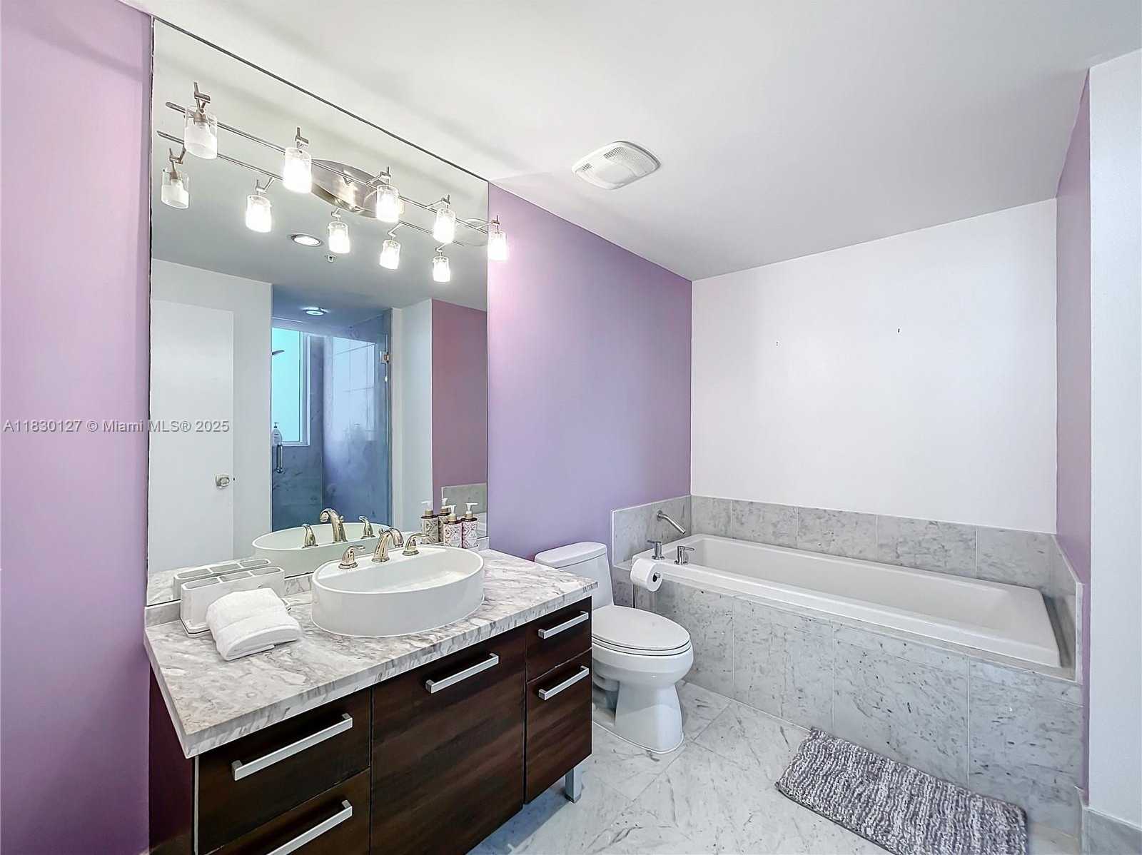 Small Image of 244 BISCAYNE BLVD #1108, Miami Number 14