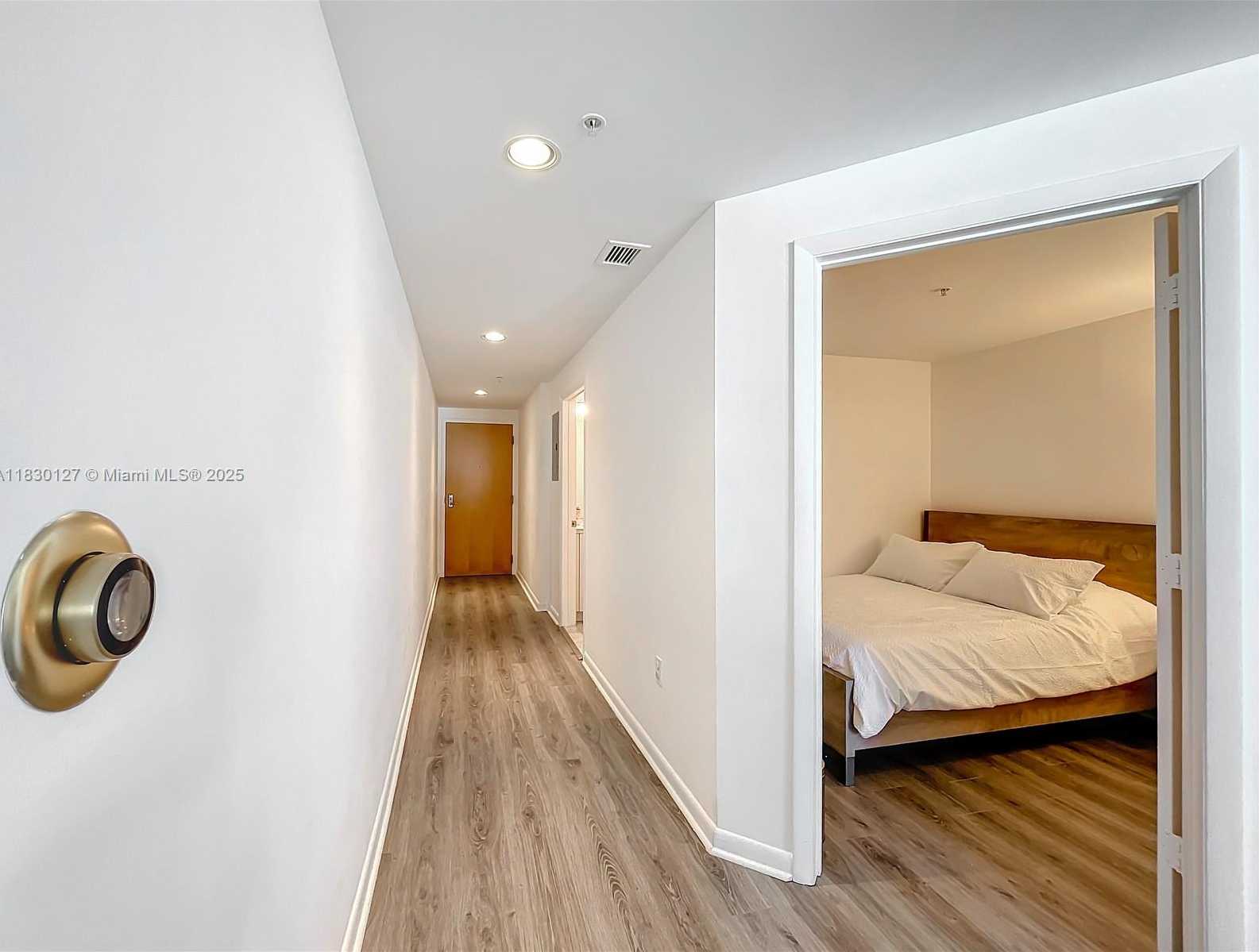 Small Image of 244 BISCAYNE BLVD #1108, Miami Number 17