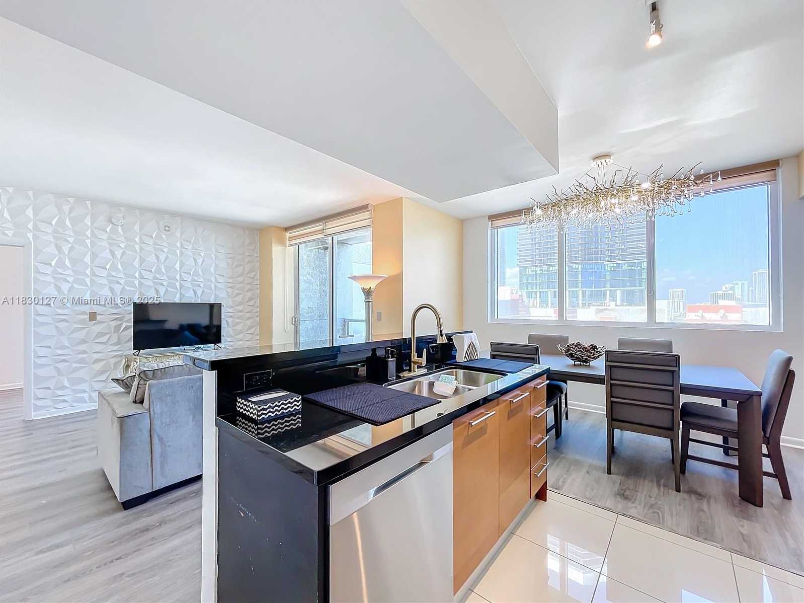 Small Image of 244 BISCAYNE BLVD #1108, Miami Number 5