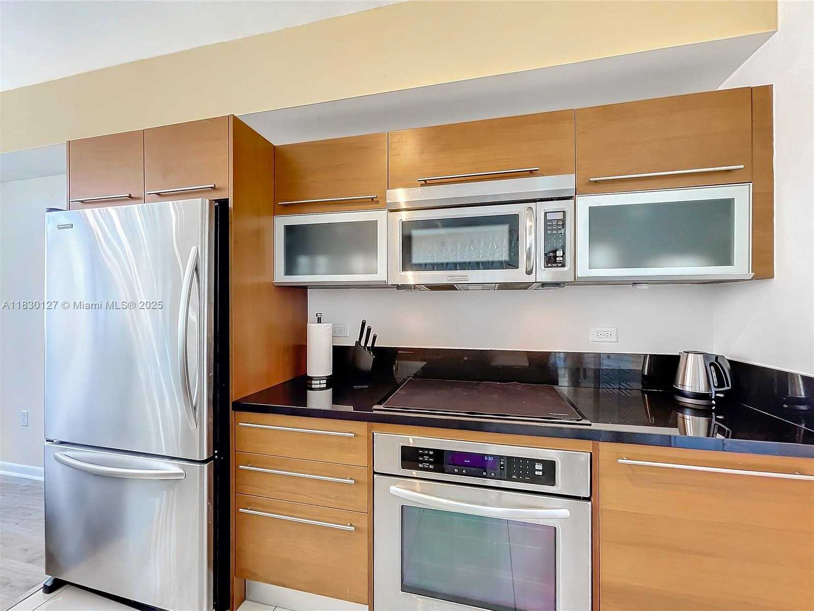 Small Image of 244 BISCAYNE BLVD #1108, Miami Number 6