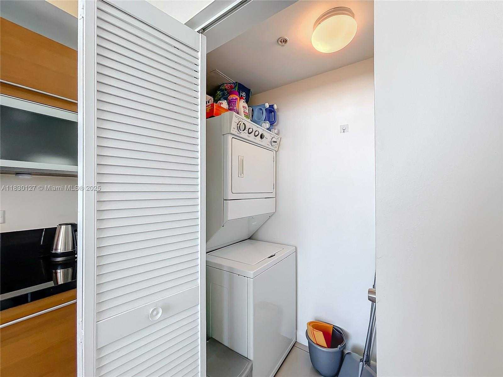 Small Image of 244 BISCAYNE BLVD #1108, Miami Number 8
