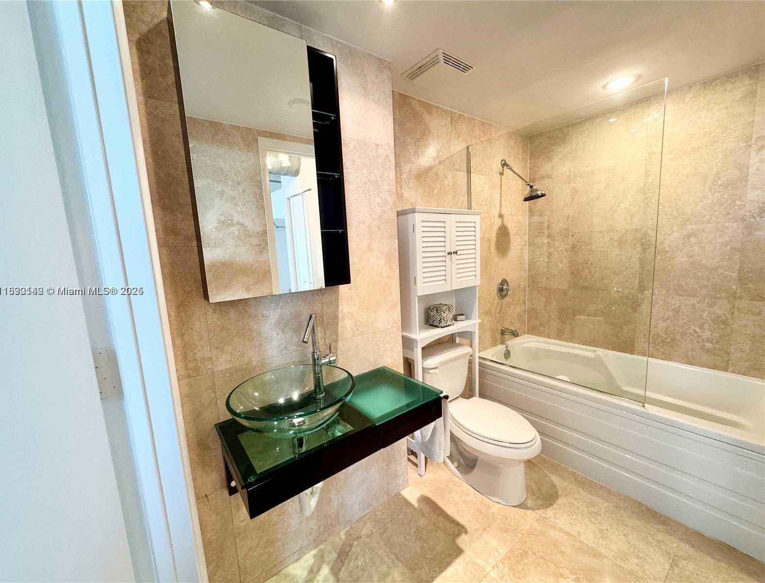 Small Image of 690 SOUTH WEST 1ST CT #2026, Miami Number 3
