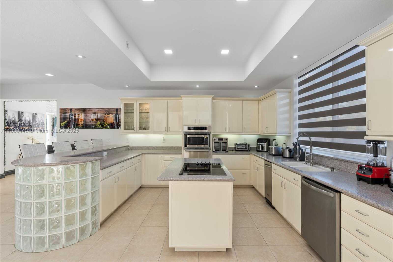 Small Image of 13815 SOUTH WEST 38TH ST, Miami Number 17