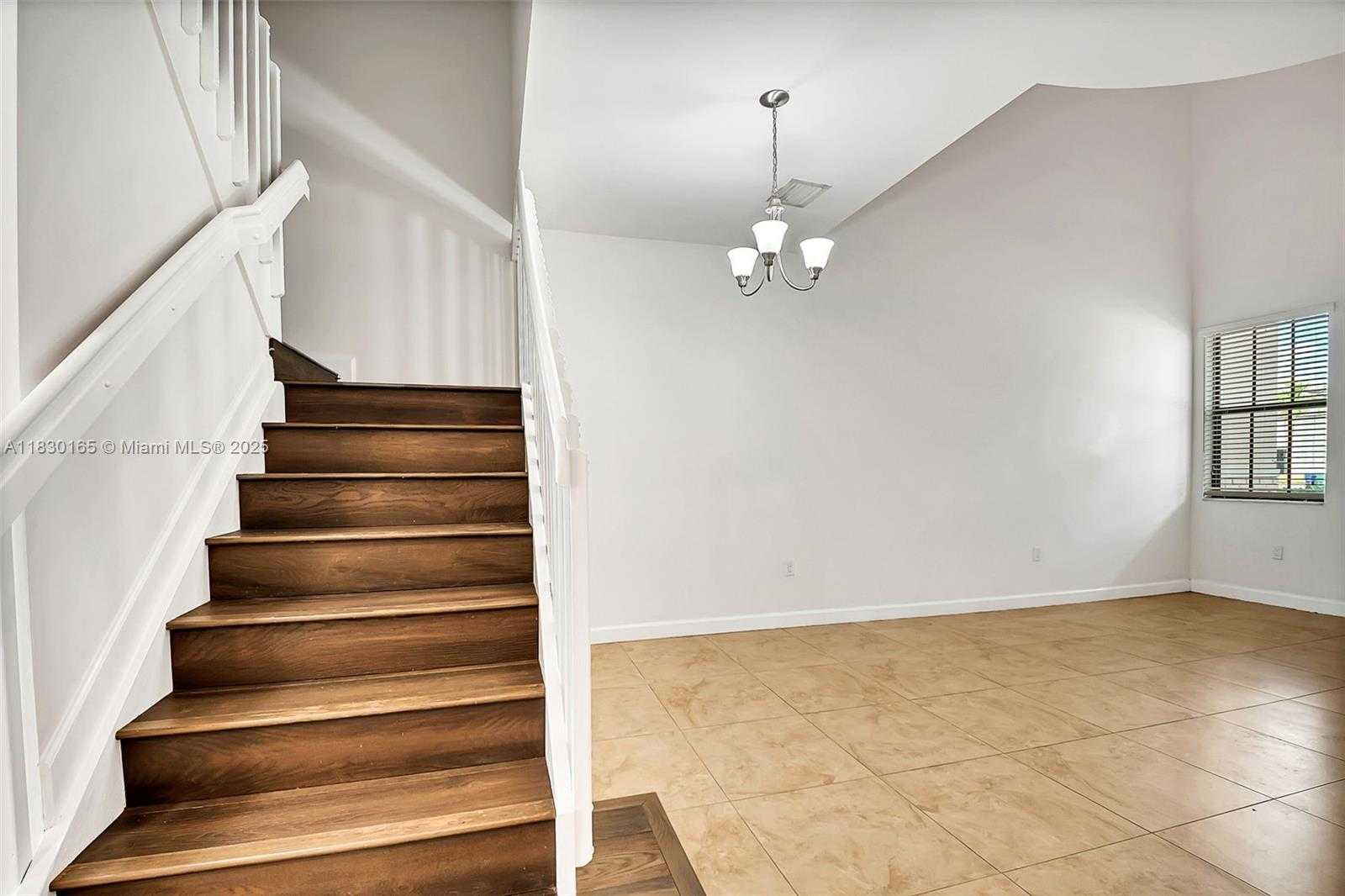 Small Image of 5840 NORTH WEST 104TH PATH #5840, Doral Number 4