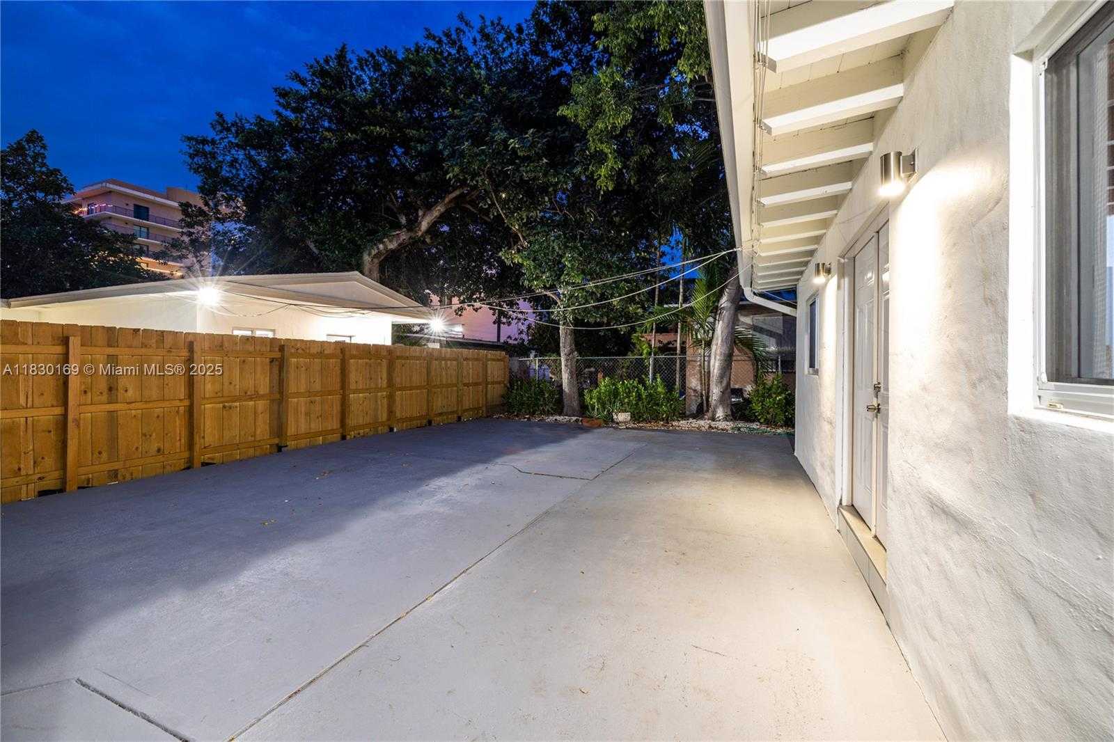 Small Image of 2729 SOUTH WEST 18TH ST #1, Miami Number 17