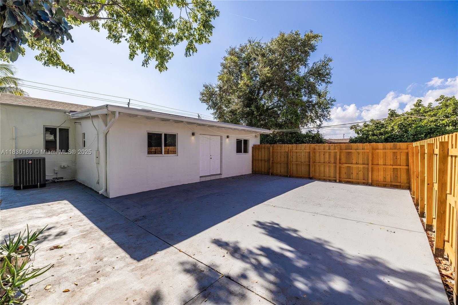 Small Image of 2729 SOUTH WEST 18TH ST #1, Miami Number 20