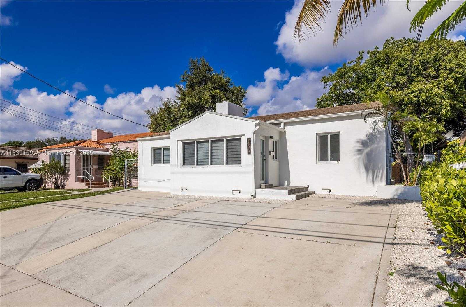 Small Image of 2729 SOUTH WEST 18TH ST #1, Miami Number 21