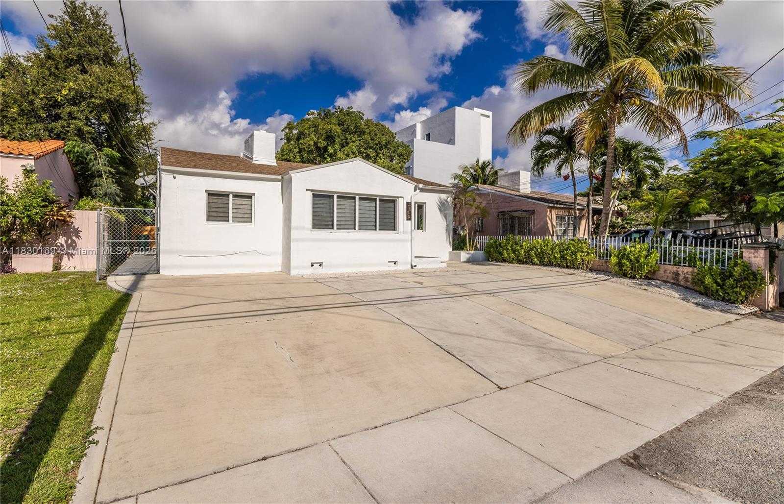 Small Image of 2729 SOUTH WEST 18TH ST #1, Miami Number 3