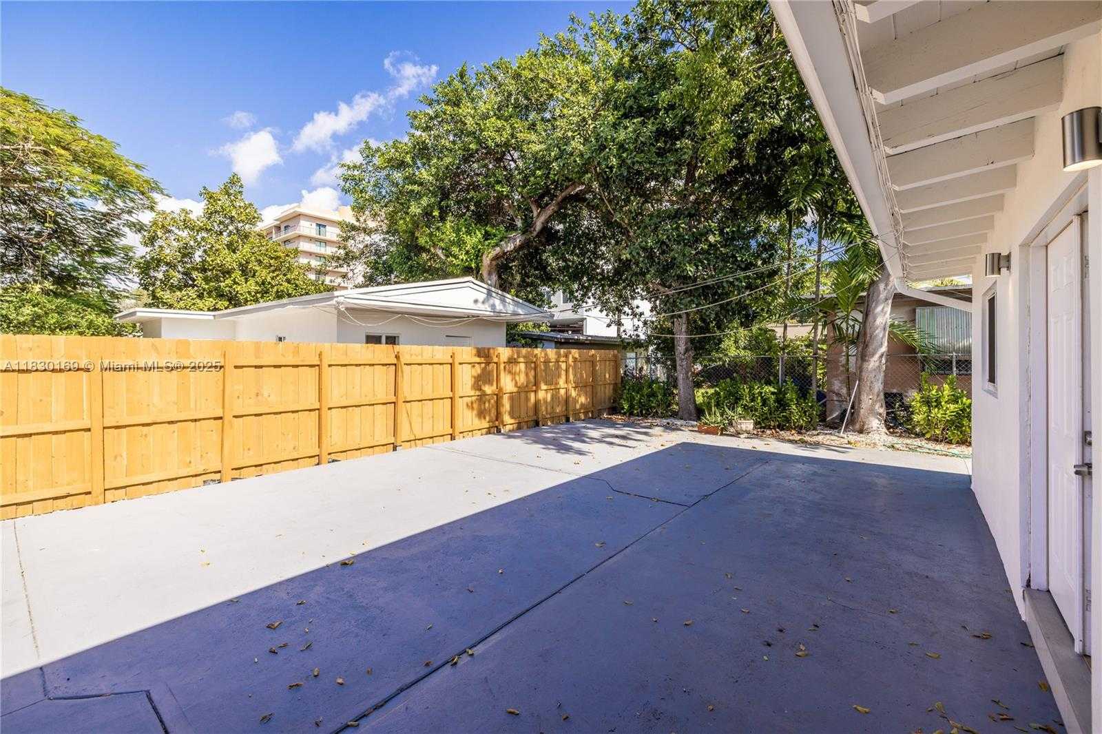 Small Image of 2729 SOUTH WEST 18TH ST #1, Miami Number 7