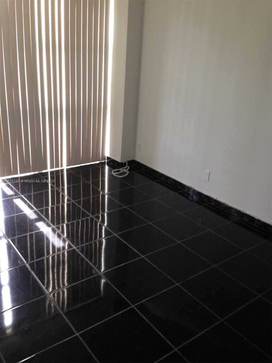 Imagen de Pequeño Objeto