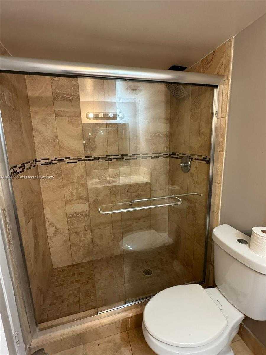 Small Image of 18011 BISCAYNE BLVD #1504, Aventura Number 10