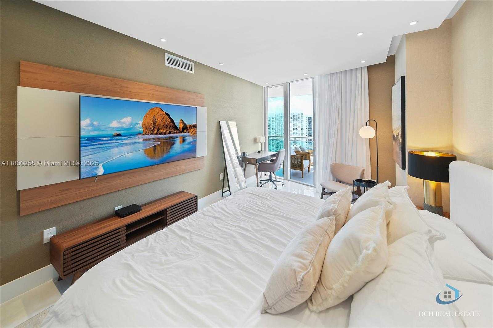 Small Image of 350 SOUTH MIAMI AVE #3902, Miami Number 10