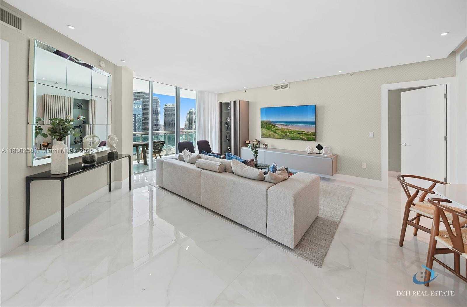 Small Image of 350 SOUTH MIAMI AVE #3902, Miami Number 5