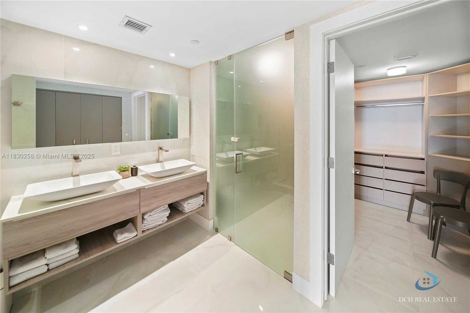 Small Image of 350 SOUTH MIAMI AVE #3902, Miami Number 8