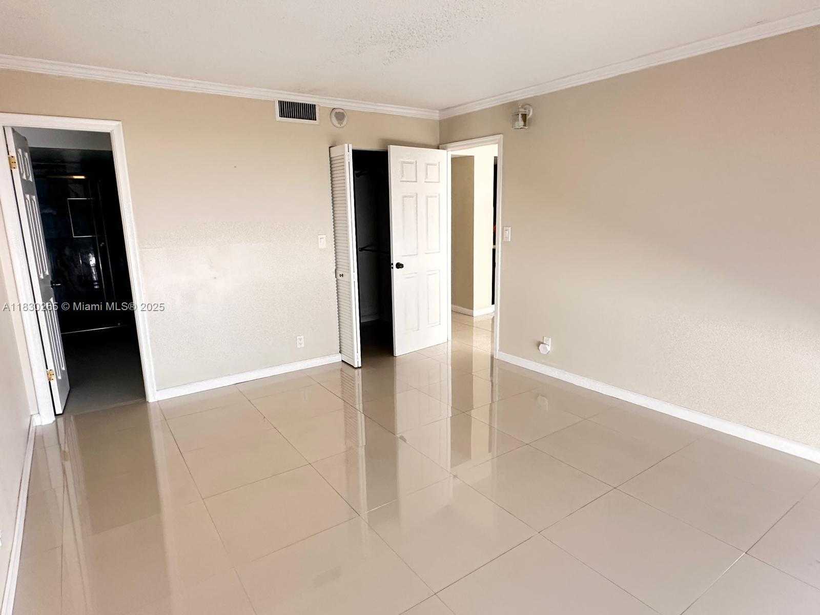 Small Image of 1801 SOUTH OCEAN DR #240, Hallandale Beach Number 12