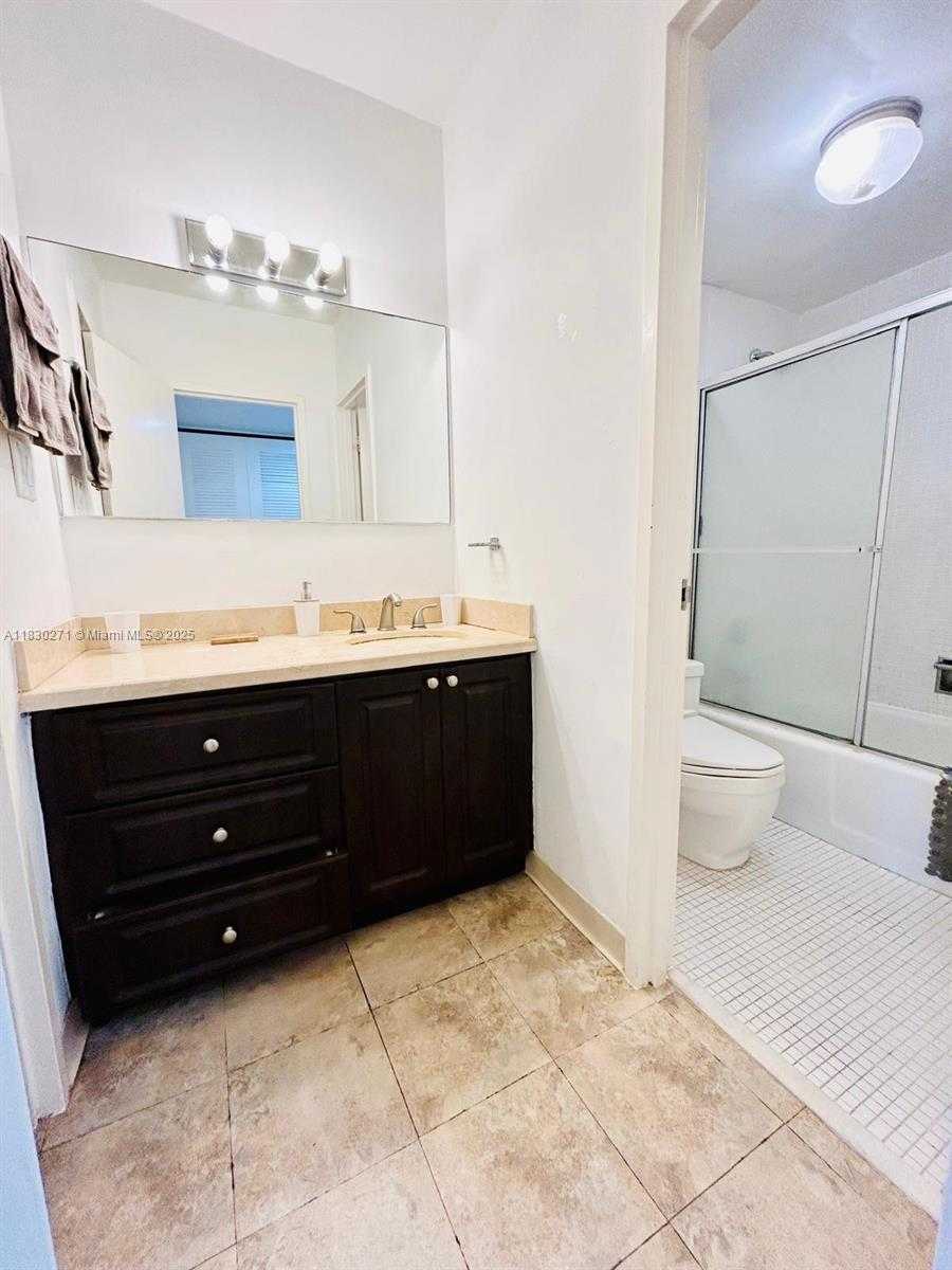 Small Image of 100 LINCOLN RD #829, Miami Beach Number 6