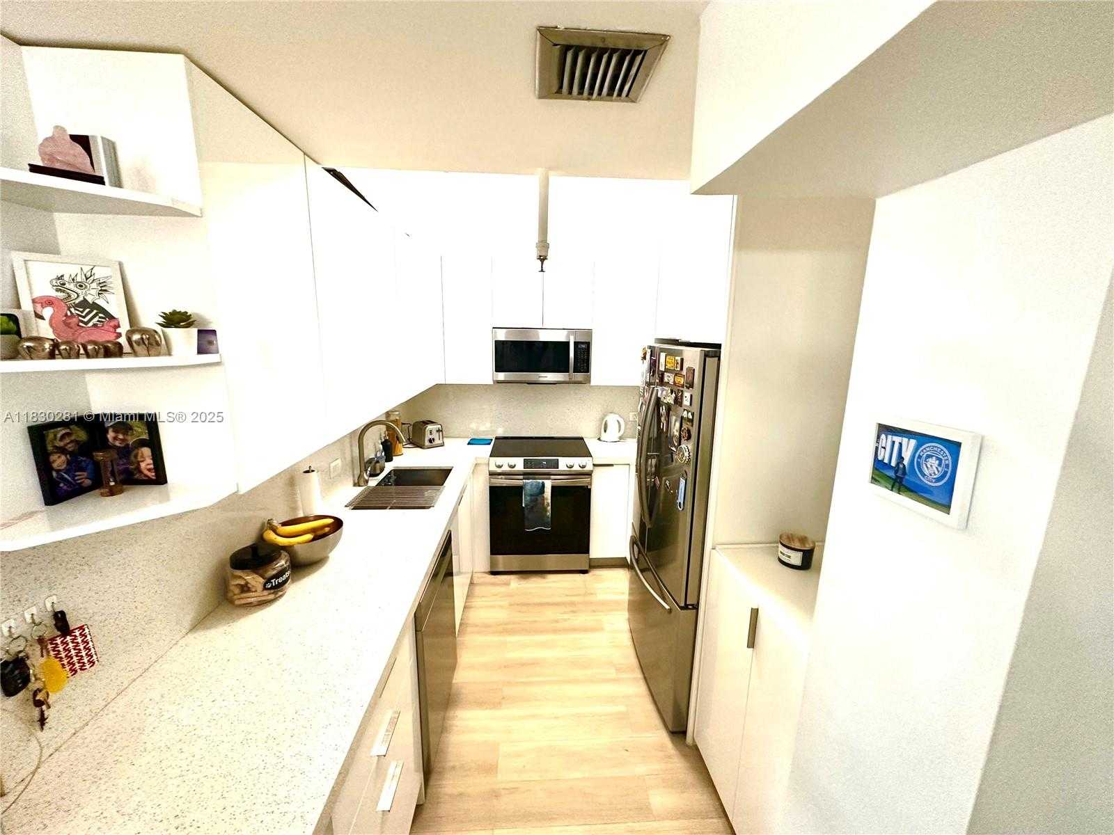Small Image of 20505 EAST COUNTRY CLUB DR #132, Aventura Number 3