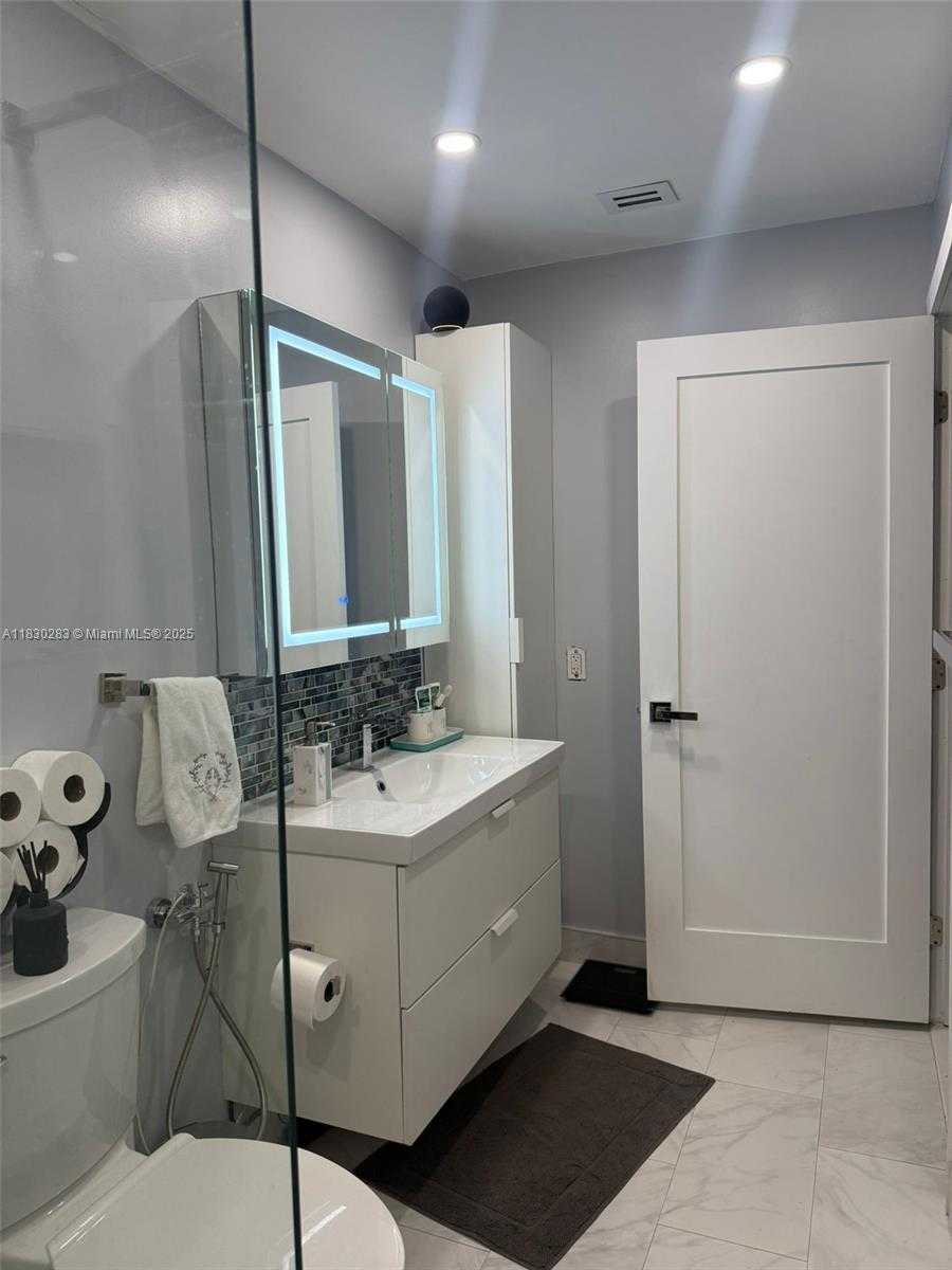 Small Image of 16314 SOUTH WEST 97TH ST, Miami Number 19