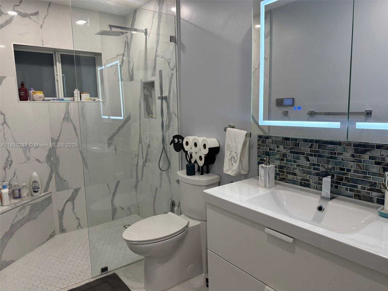 Small Image of 16314 SOUTH WEST 97TH ST, Miami Number 24