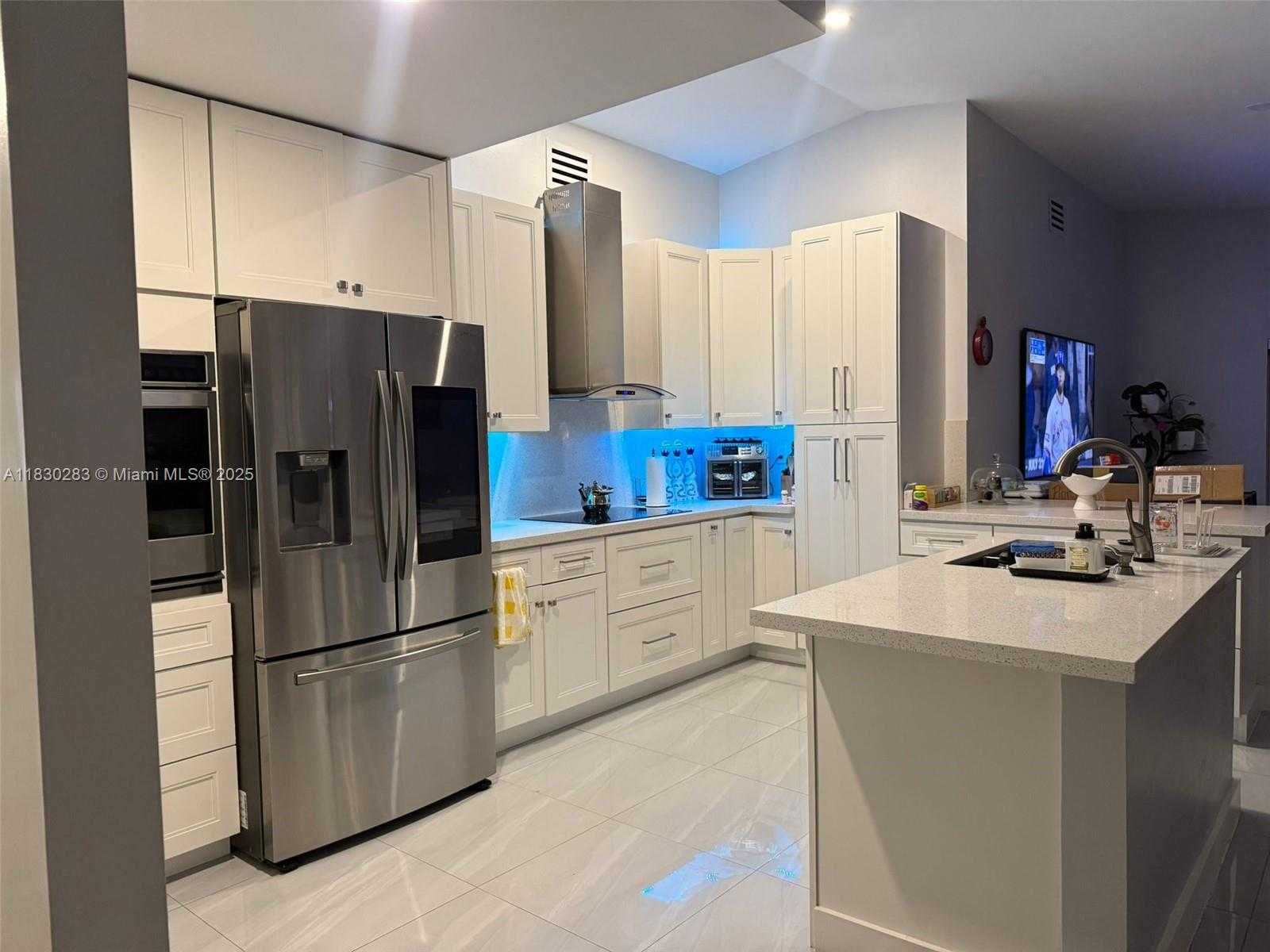 Small Image of 16314 SOUTH WEST 97TH ST, Miami Number 3