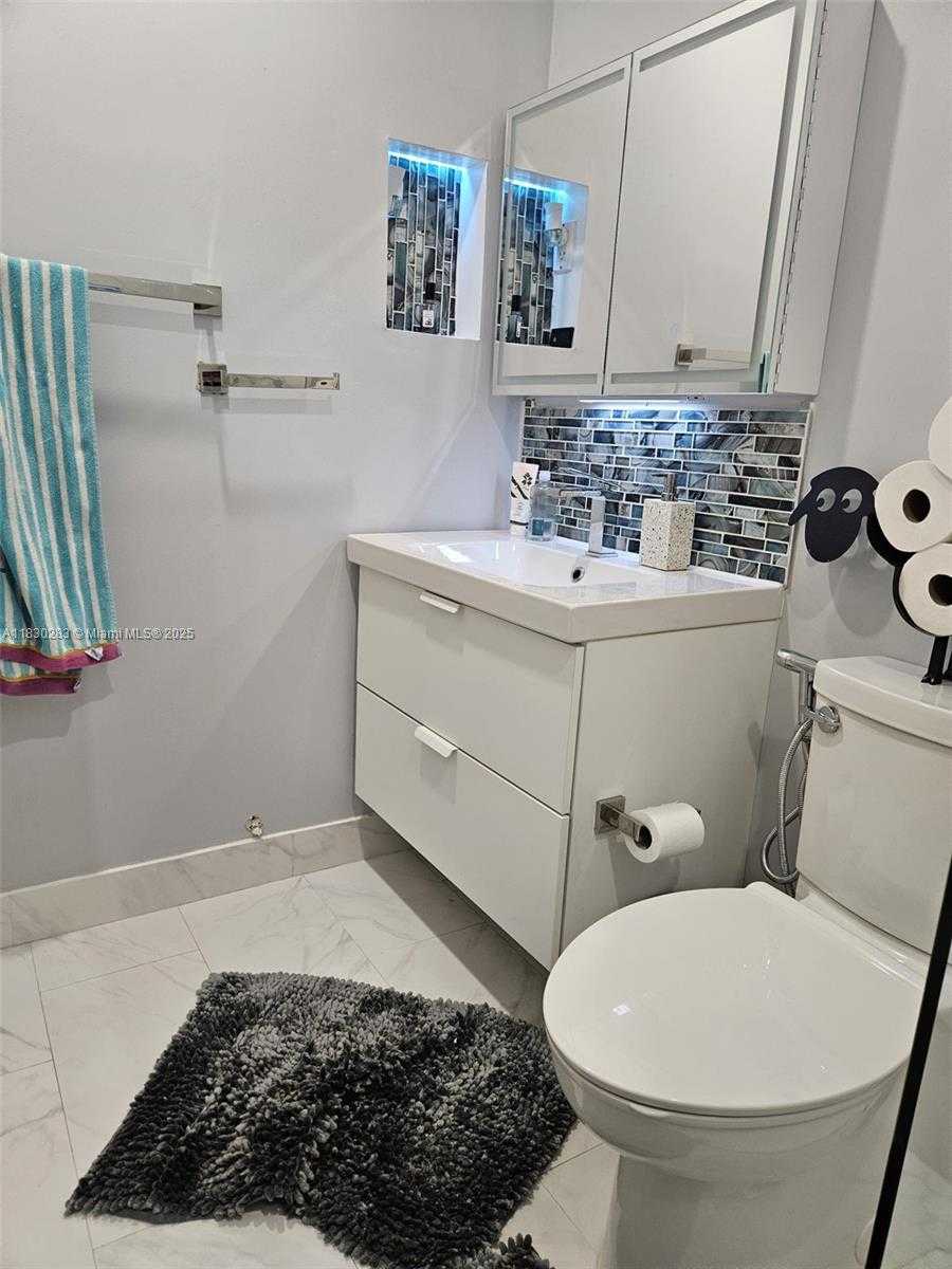 Small Image of 16314 SOUTH WEST 97TH ST, Miami Number 31