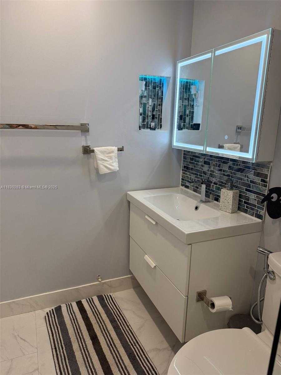 Small Image of 16314 SOUTH WEST 97TH ST, Miami Number 33